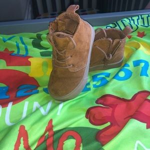 GAP Suede booties